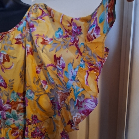 Chelsea &Theodore large bright floral flowy blouse - Picture 3 of 6